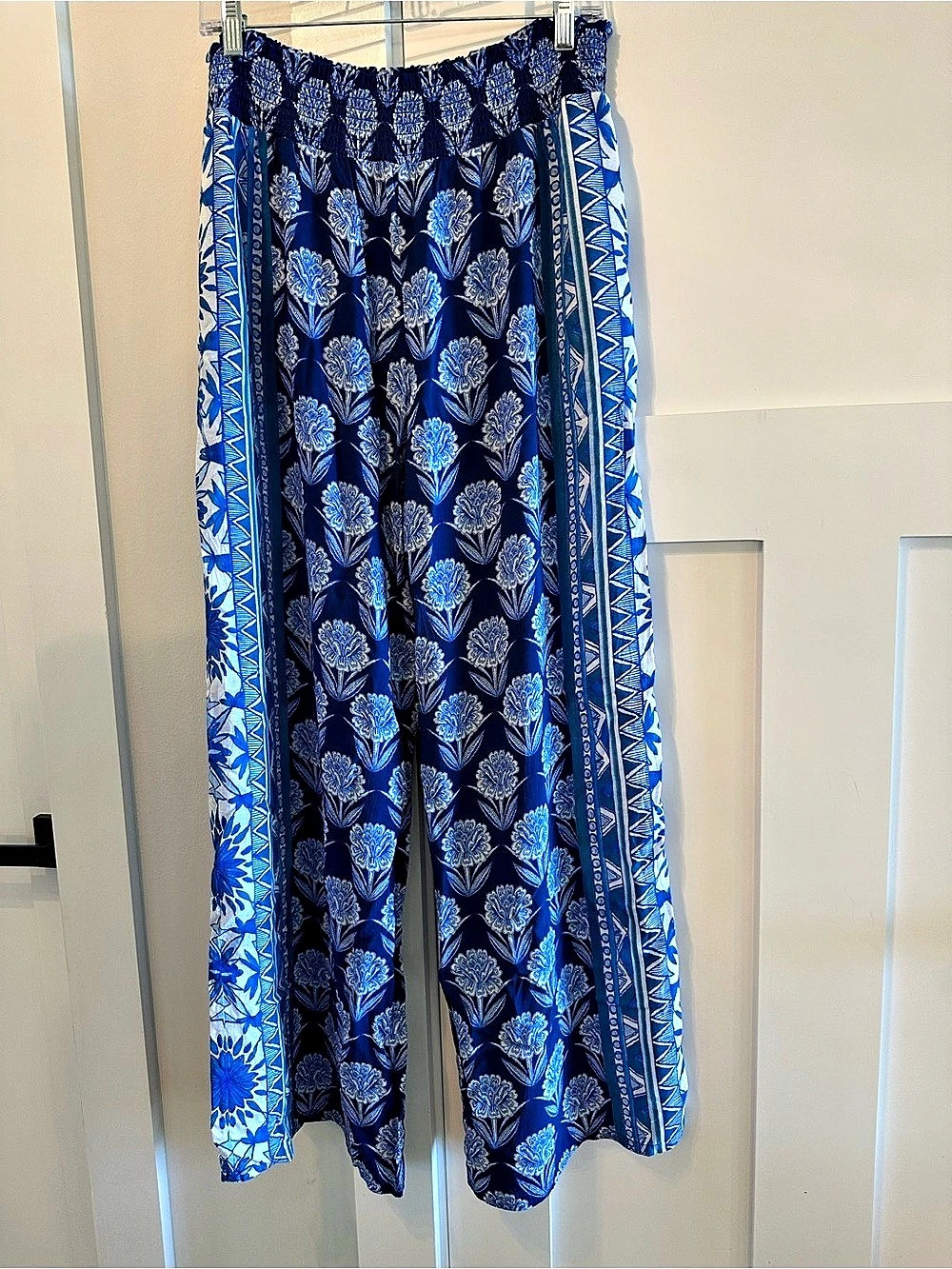 Johnny Was Floral Wide Leg Pants in Blue & White Like New Size Large